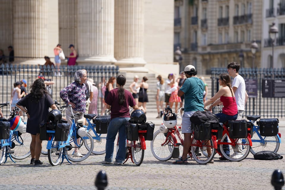 Pariss Vintage Left Bank (3h) : E-Solex Bike Guided Tour - Frequently Asked Questions