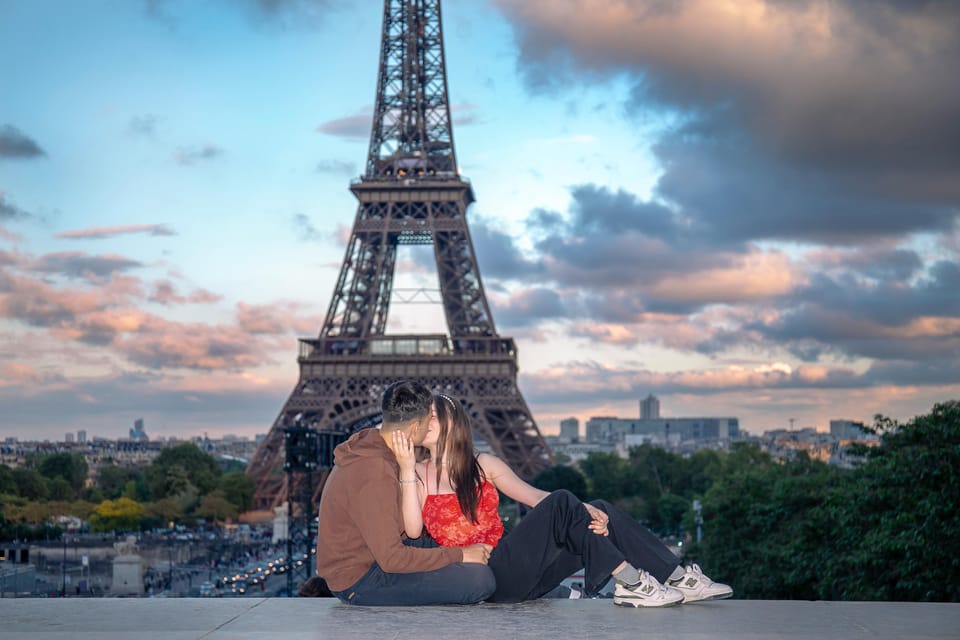 Photo Session for Couples With Flowers Around Eiffel Tower - Transportation and Communication