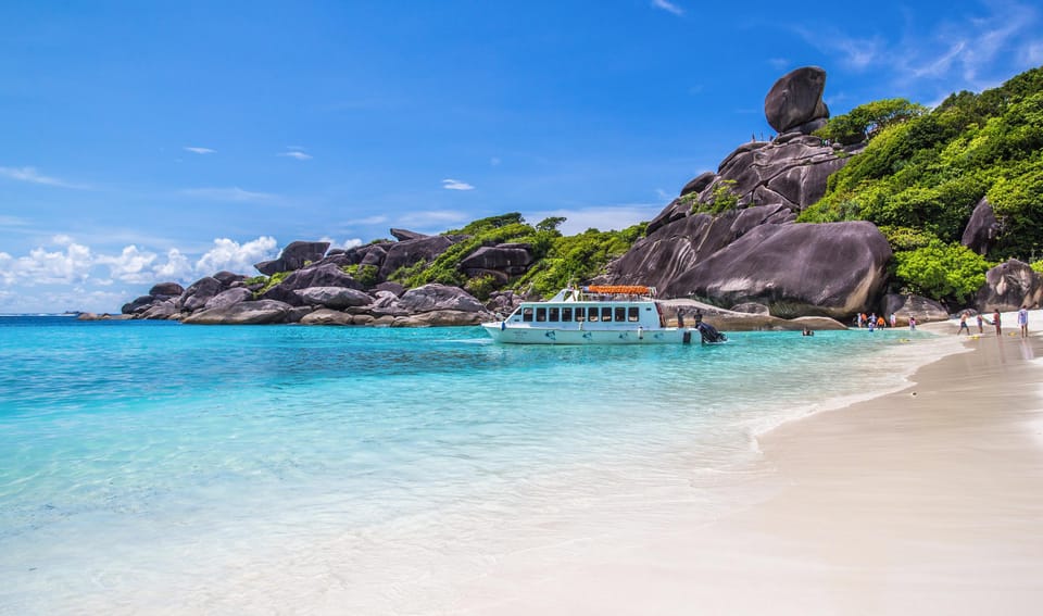 Phuket/Khaolak: Full-Day Similan Islands Boat & Snorkel Tour - Relaxing on White Beaches