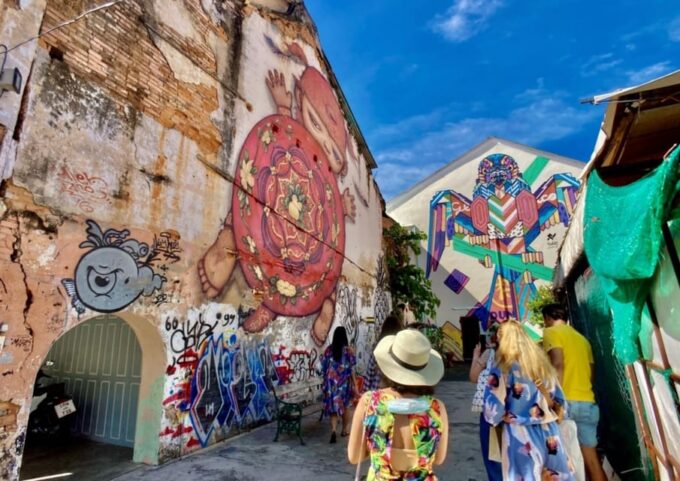 Phuket: Phuket Old Town, Kayaking, Tie Dyeing, and Dinner - Phuket Old Town Exploration