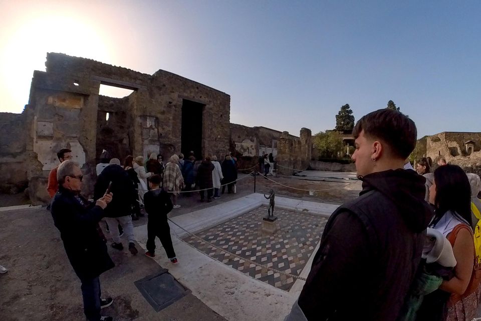 Pompeii: 2 Hours Skip the Line Visit With a Licensed Guide - Meeting Point Information