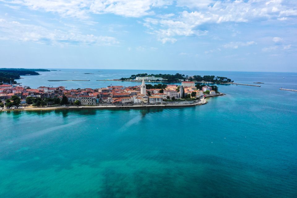 Poreč: Dolphin Spotting Cruise With Included Drinks - Refreshments and Onboard Experience