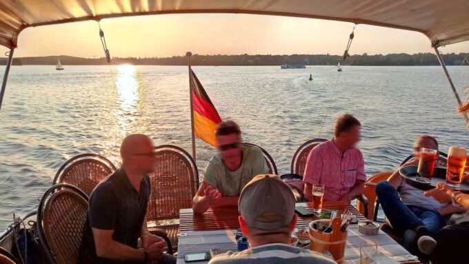 Potsdam: Yacht Cruise - Lakes of Berlin - Castles & Nature - Historical Significance