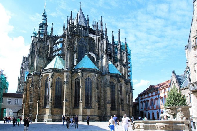 Prague Castle Walking Tour - Historical Significance