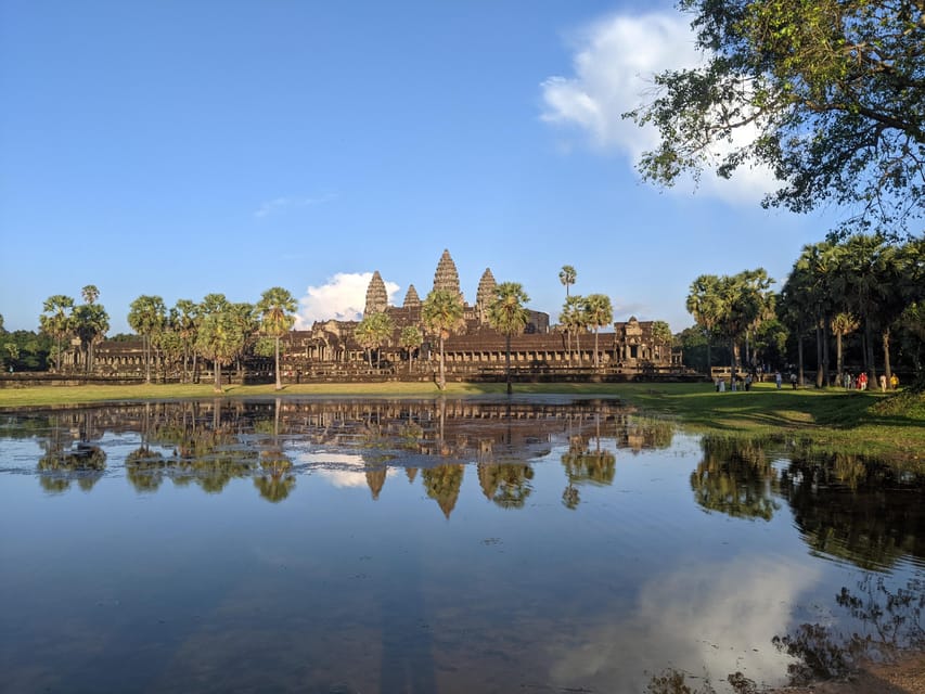 Private Angkor Wat Sunrise Small Tour by Tuk Tuk - What to Bring