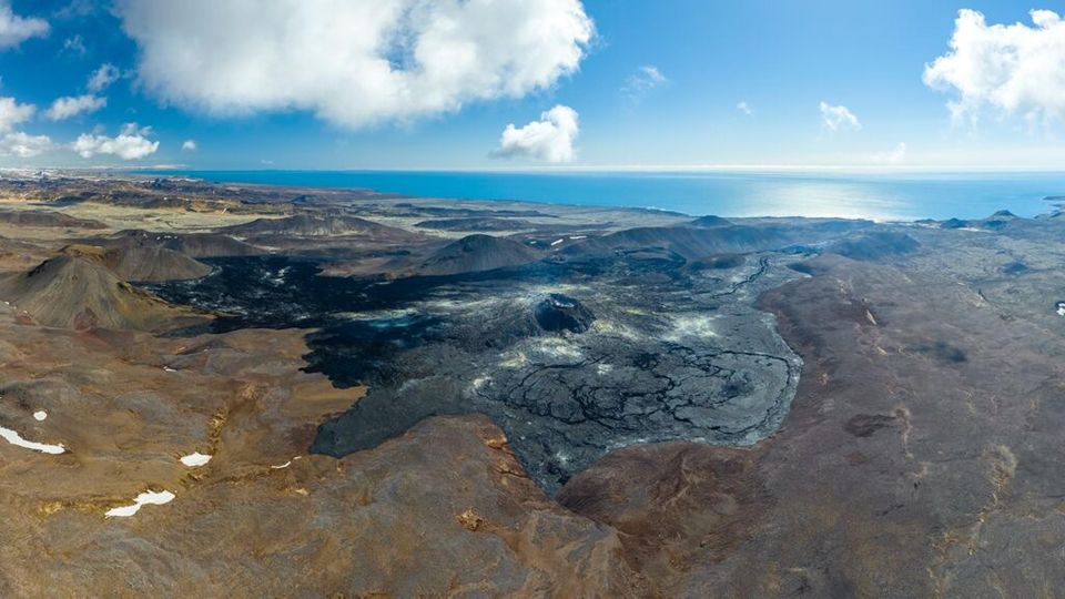 Private Bespoke Reykjanes Peninsula Tour - Language Options