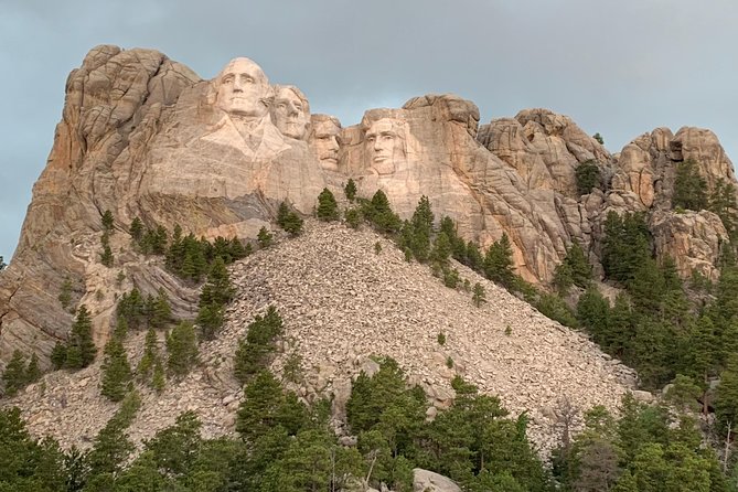 Private Black Hills Monument Package - Dining Experience During Tour