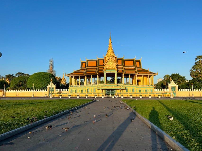 Private Car Siem Reap to Phnom Penh With Spider Market Visit - Travel Tips for Your Trip