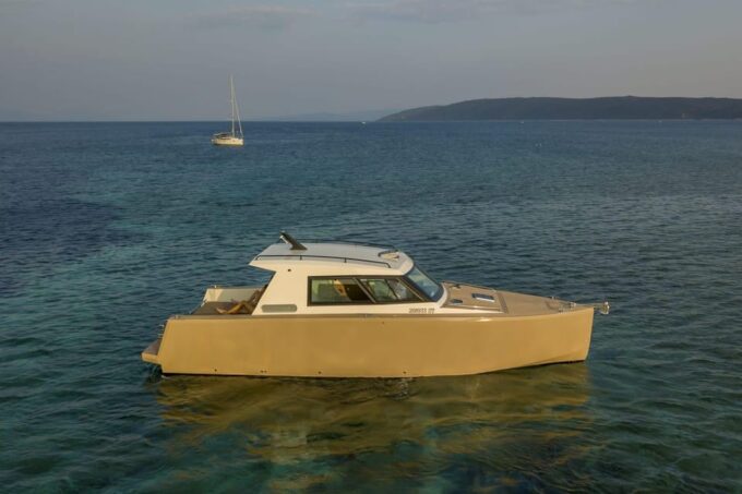 PRIVATE DAY WITH OUR LUX SPEEDBOAT, 5 STAR ***** ENJOYMENT - Book Your Unforgettable Day