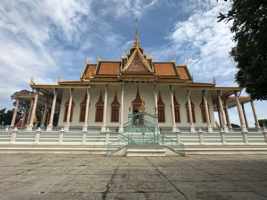 Private Half Day Tour to Royal Palace, Wat Phnom - Booking and Cancellation Policy