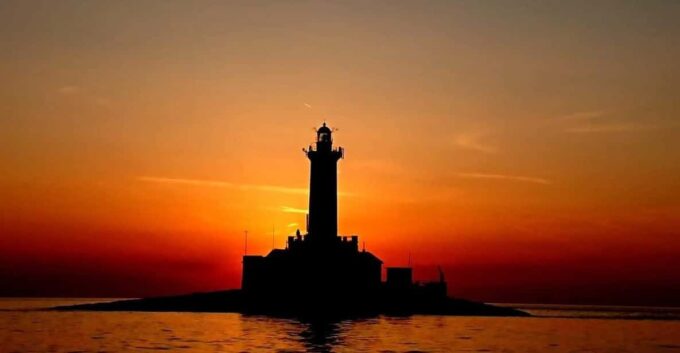 Private Sunset Dolphin Excursion With Sandra Boat - What to Expect