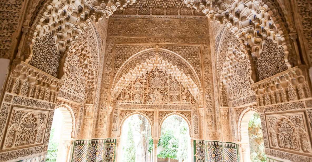 Private Tour in All Complete Complex of Alhambra With Ticket - Mobility Considerations