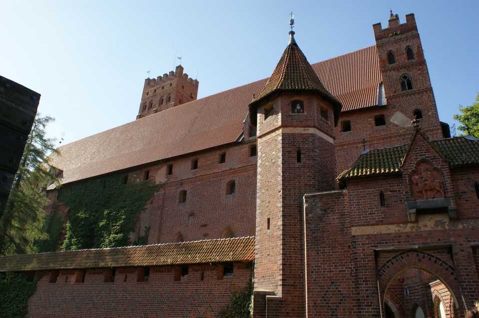 Private Transportation to the Malbork Castle From Gdansk - Booking Process