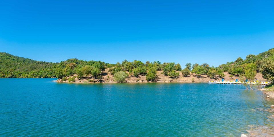 Provencal Market, Shopping, and Picnic Basket at the Lake - Enjoying Lunch at the Lake