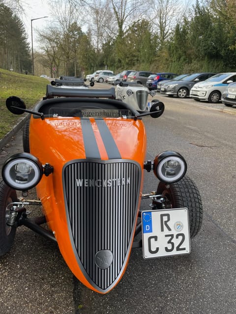 Regensburg: 2h Hot Rod City Tour - Driving Fun and Maneuverability