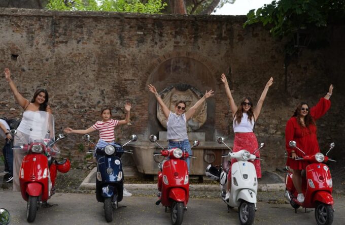 Roma - Vespa & Tiramisu Photo Tour - Capturing Memorable Photos
