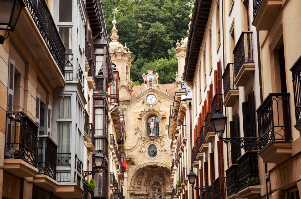 San Sebastian: Private Walking Tour With Pintxo and Drink - Tour Duration