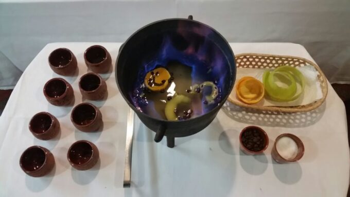 Santiago Gastronomic Night Tour - Discovering Galician Traditions
