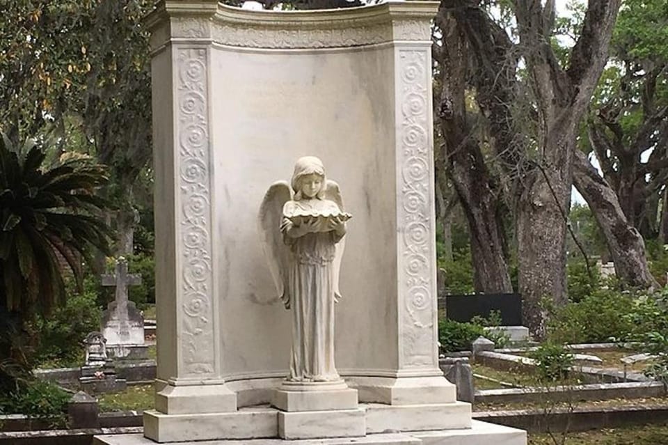 Savannah Bonaventure Walking Tour With Transportation - Highlights of Bonaventure Cemetery