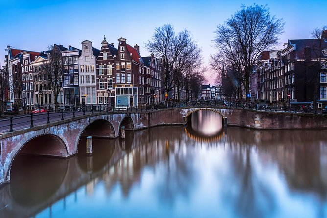 Schiphol Airport to Amsterdam - In-Person Guide Availability