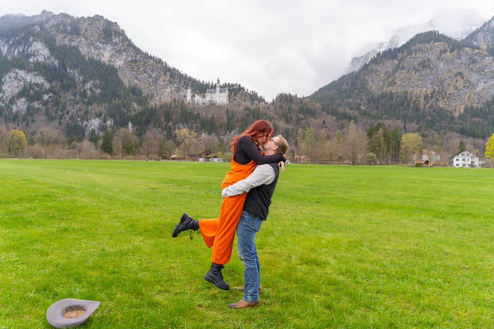 Schwangau: Private Photoshoot at Neuschwanstein Castle - Relaxed Atmosphere