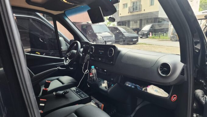 Seoul: Luxury Private Car Charter - Mercedes-Benz Sprinter - Accessibility and Assistance