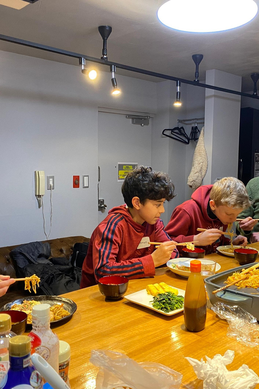 Shinjuku Tokyo: Authentic Japanese Home-Style Culinary Class - Participant Age and Group Size