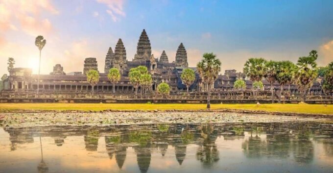 Siem Reap: Angkor Wat: Small-Group Sunrise Tour - Tips for the Sunrise Experience