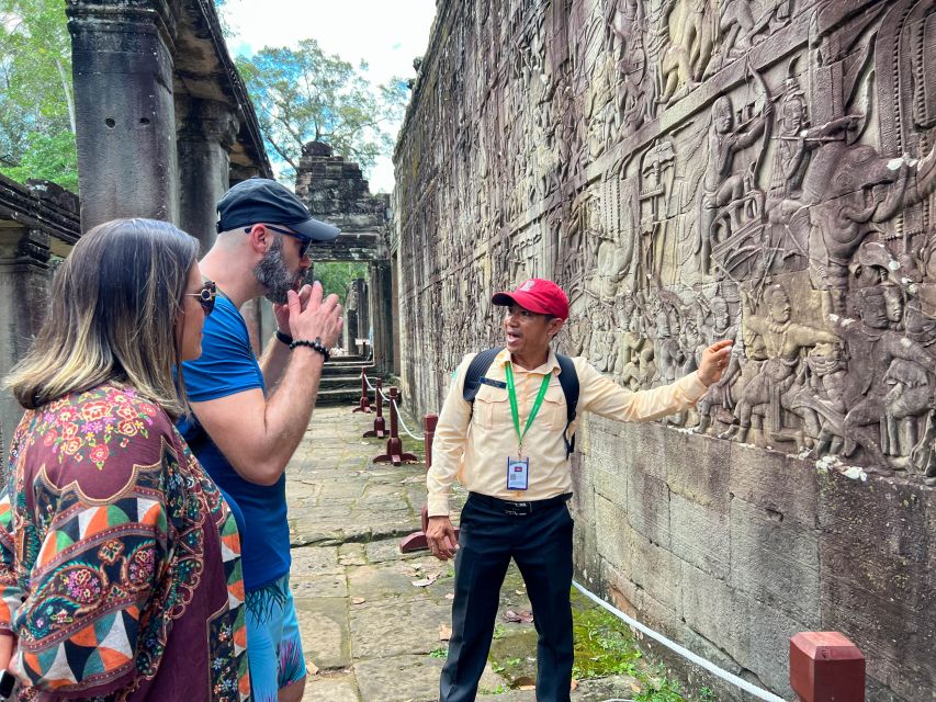 Siem Reap: Angkor Wat Sunrise Tour via Tuk Tuk & Breakfast - Inclusions and Amenities