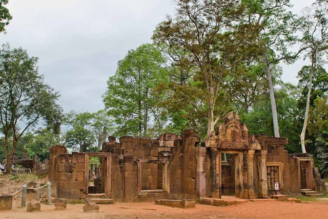 Siem Reap: Banteay Srey and Roluos Temples Day Tour - Frequently Asked Questions