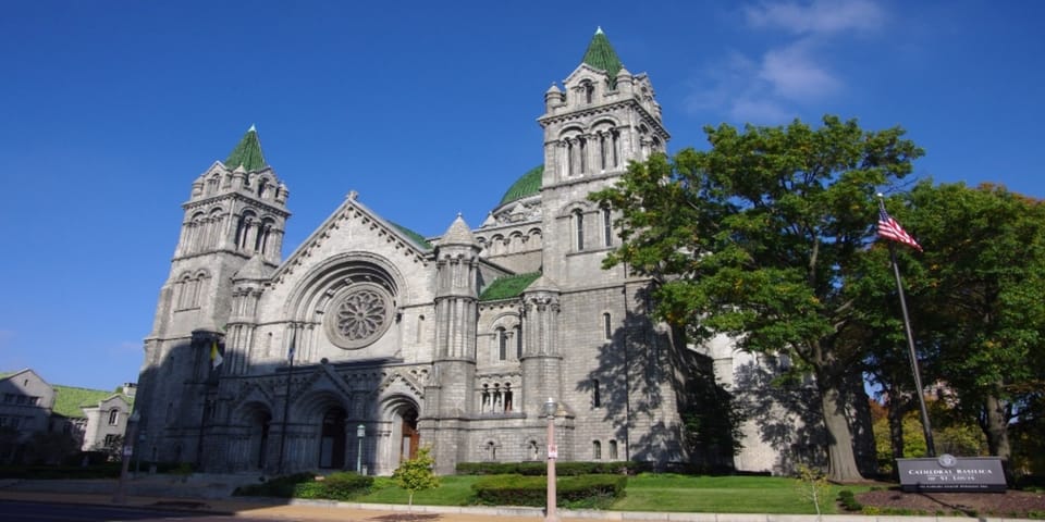 St. Louis Arch and River Cruise Small Group Walking Tour - Booking and Cancellation Policy