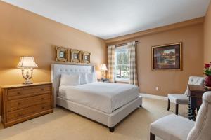 Summer Creek Inn - Contact and Reservation Information