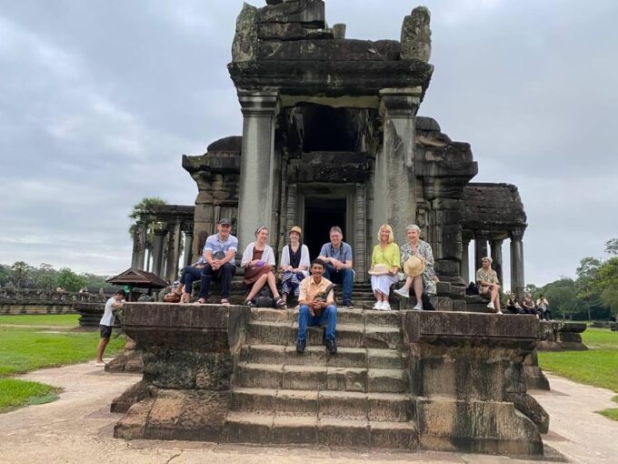 Sunrise Shared Tours: Angkor Wat-Bayon-Ta Prohm-Banteay Srei - What to Bring