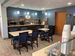 Super 8 by Wyndham Cookeville, TN - Frequently Asked Questions