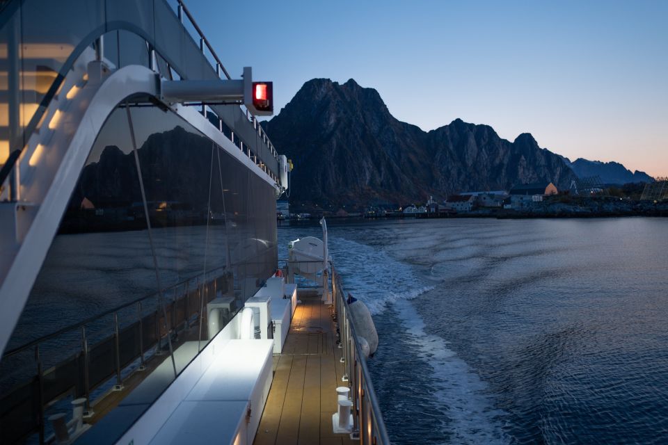 Svolvær: Northern Lights and Full Steam Cruise With Tasting - Customer Reviews and Ratings