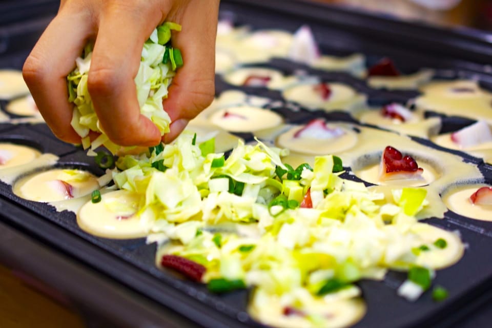 Takoyaki Cooking Experience in Kabukicho, Shinjuku - Meeting Point and Logistics