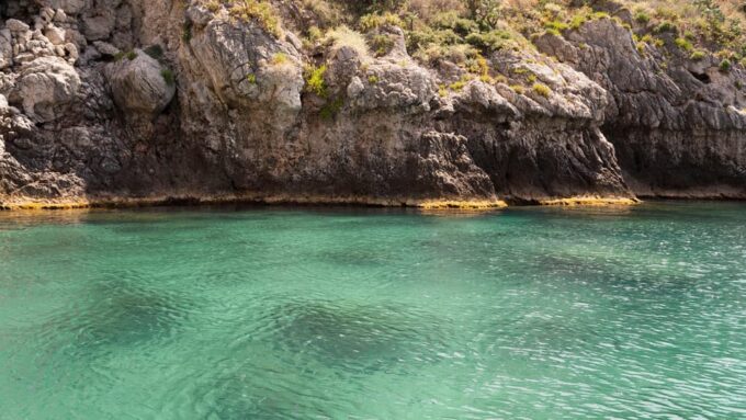Taormina: Isola Bella Tour With Swimming, Fruit and Prosecco - Refreshing Swimming Stops