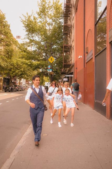 Taylor Swift's New York: A Walking Tour - Engaging With a Knowledgeable Guide