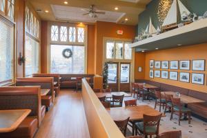 The Drift Inn - Dining Experience at Henrys