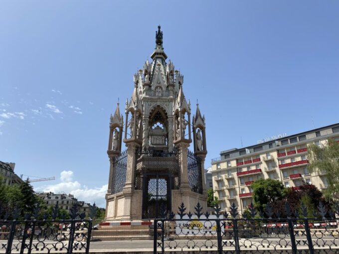 The Many Faces of Geneva: Self-Guided Audio City Tour - Booking and Cancellation Policy