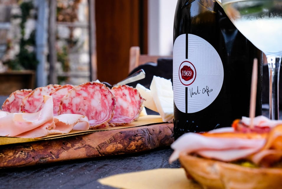 Valdobbiadene: Prosecco Express Wine Tasting and E-Bike Tour - Tasting Premium Prosecco