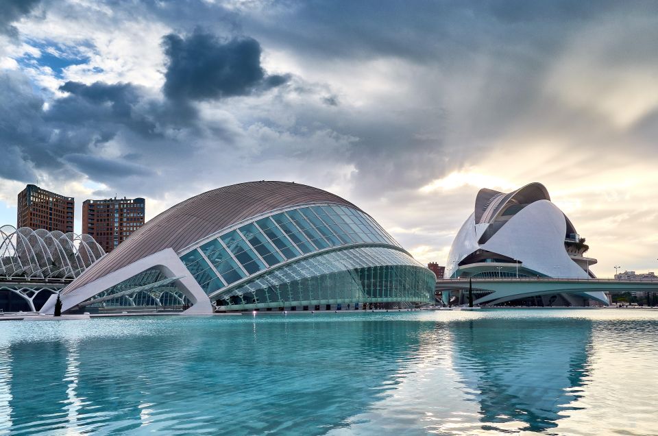 Valencia: Private Architecture Tour With a Local Expert - Languages Available