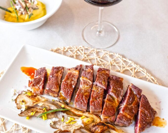 Valencia: Winery Visit With Vineyard Tour & Wine Tasting - Gastronomy Experience
