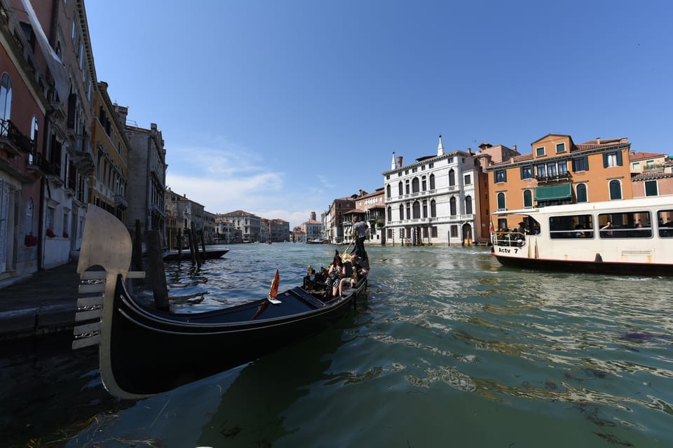 Venice: Grand Canal Private 60-Minute Gondola Ride - What to Bring