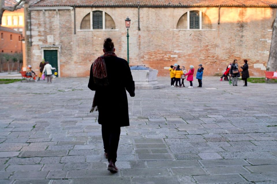 Venice Historic Walk: the City, Architecture, Traditions - Encountering Quiet Neighborhoods and Backstreets