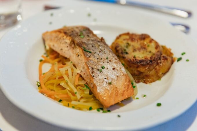 Vienna: 3-Course Evening Dinner Cruise - Tips for a Memorable Experience