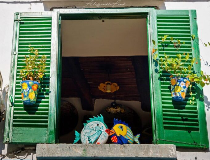 Vietri Sul Mare: Ceramics Walking Tour & Lemoncello Tasting - Language Options