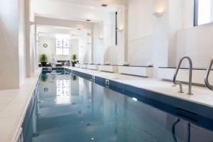 Waldorf Astoria Chicago - Policies and Accessibility