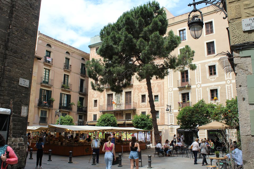 Walking Tour Gothic Quarter and Ramblas+Boat Trip - Highlights and Experience