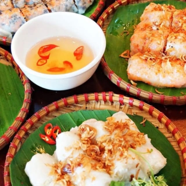 What to Eat in Hanoi: Food Tour With Local Guide - Sample Local Dishes